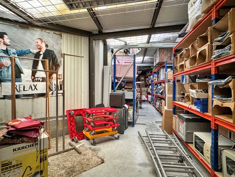 Proche Shopping Center, Excellente visibilité, Parking