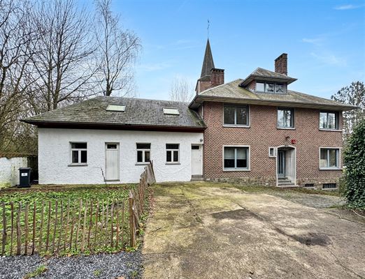 *** OFFRE ACCEPTÉE *** Ensemble immobilier composé d'un immeuble de ± 273 m², une maison de ± 107 m², garage, annexes, ateliers