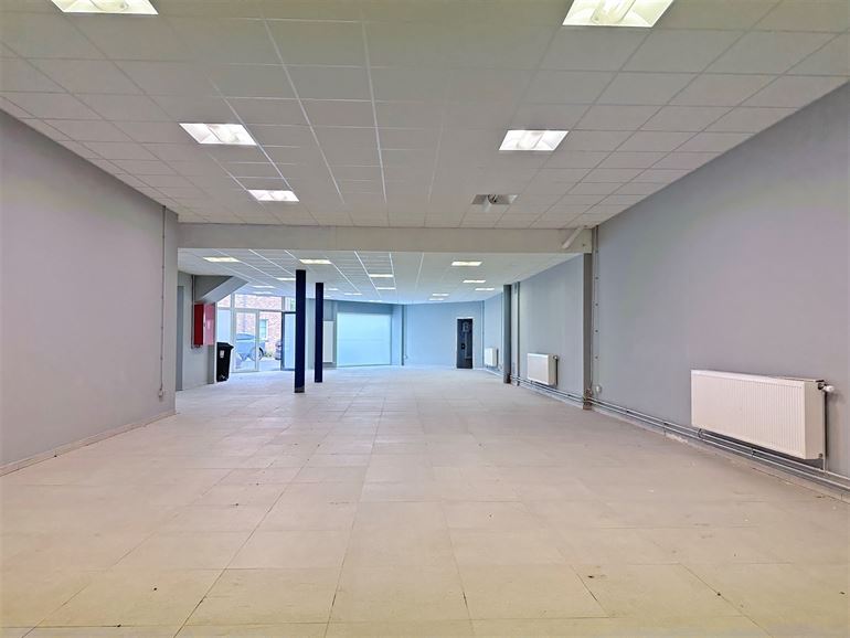 LOCAL D'EXCEPTION AU CŒUR DE GREZ-DOICEAU