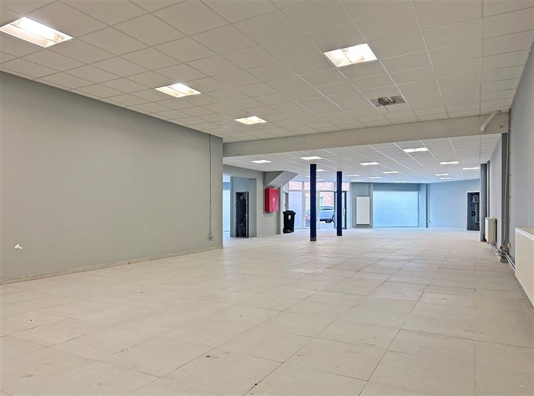 LOCAL D'EXCEPTION AU CŒUR DE GREZ-DOICEAU