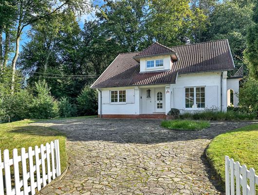 *** LOUÉ *** Lumineuse villa 4 chambres + bureau et dressing. Terrasse Sud - Caves et Jardin sur ± 24 ares