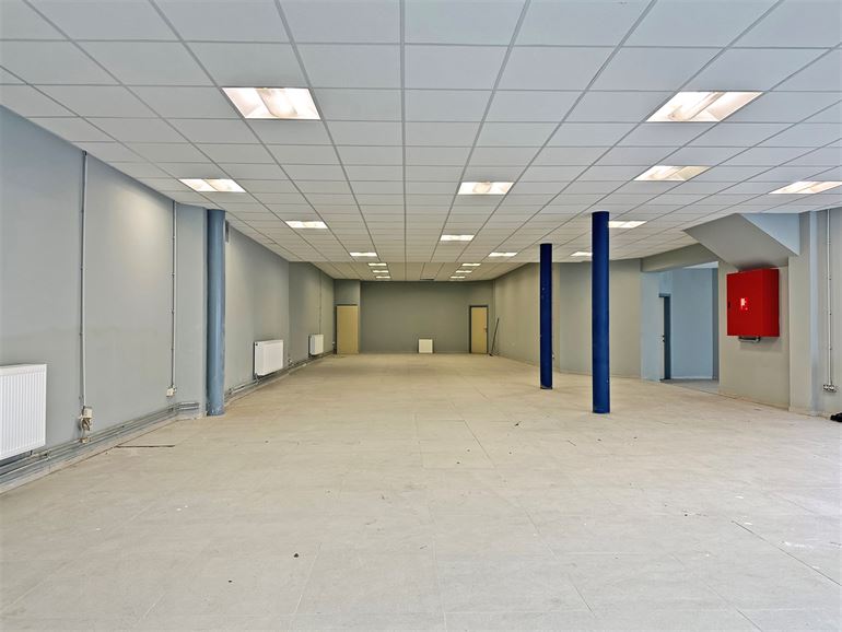 LOCAL D'EXCEPTION AU CŒUR DE GREZ-DOICEAU