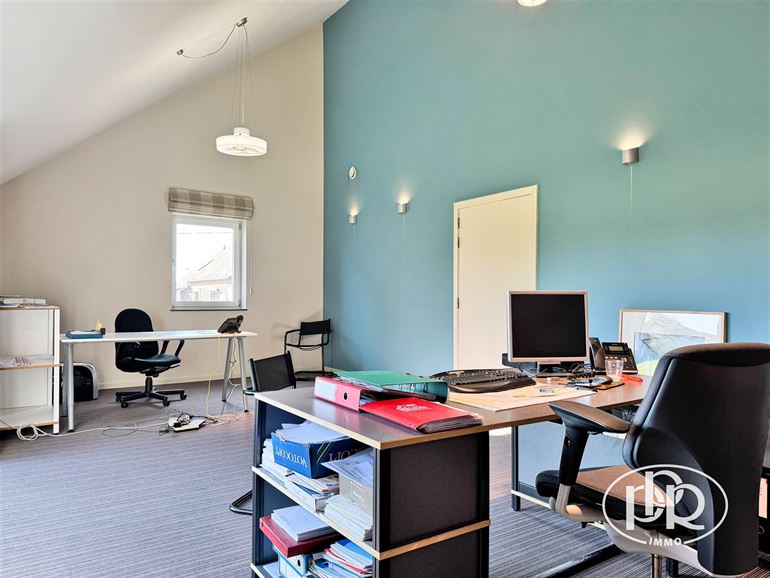 Immeuble polyvalent en excellente visibilité