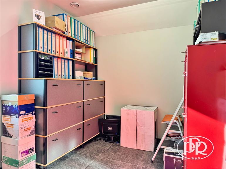 Immeuble polyvalent en excellente visibilité