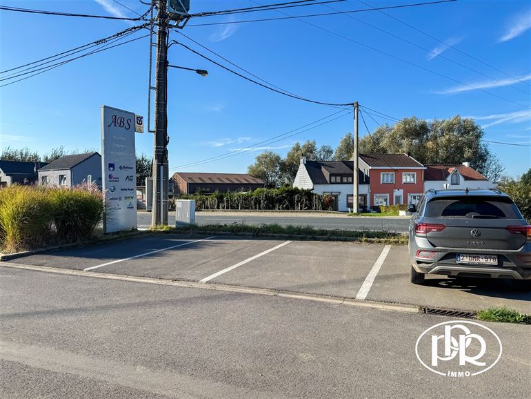 Immeuble polyvalent en excellente visibilité