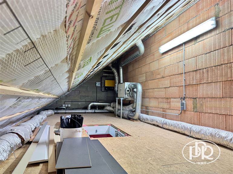 Immeuble polyvalent en excellente visibilité