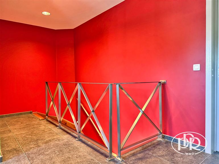 Immeuble polyvalent en excellente visibilité