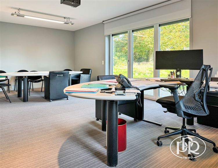 Immeuble polyvalent en excellente visibilité