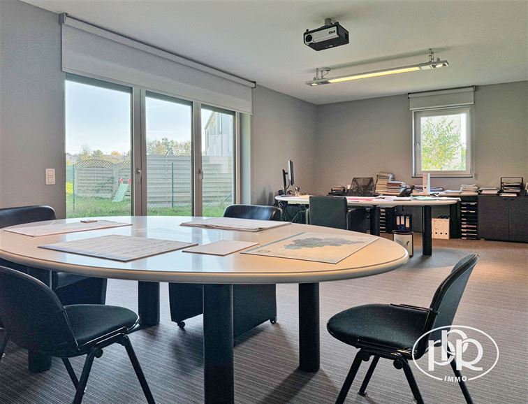 Immeuble polyvalent en excellente visibilité