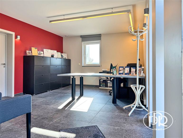 Immeuble polyvalent en excellente visibilité