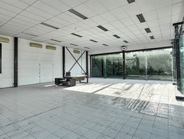 OPPORTUNITÉ ! Excellente visibilité - Espaces modulables - GENAPPE OPPORTUNITÉ ! Excellente visibilité - Espaces modulables - GENAPPE
