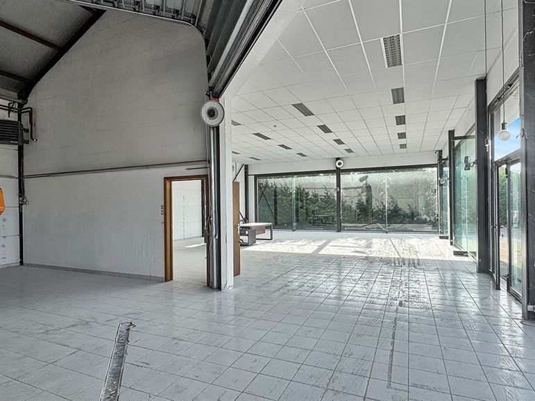 OPPORTUNITÉ ! Excellente visibilité - Espaces modulables