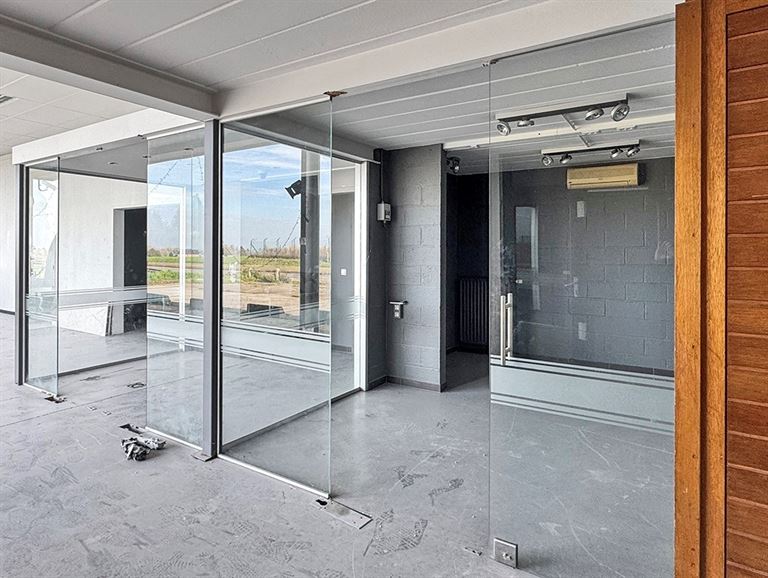 OPPORTUNITÉ ! Excellente visibilité - Espaces modulables