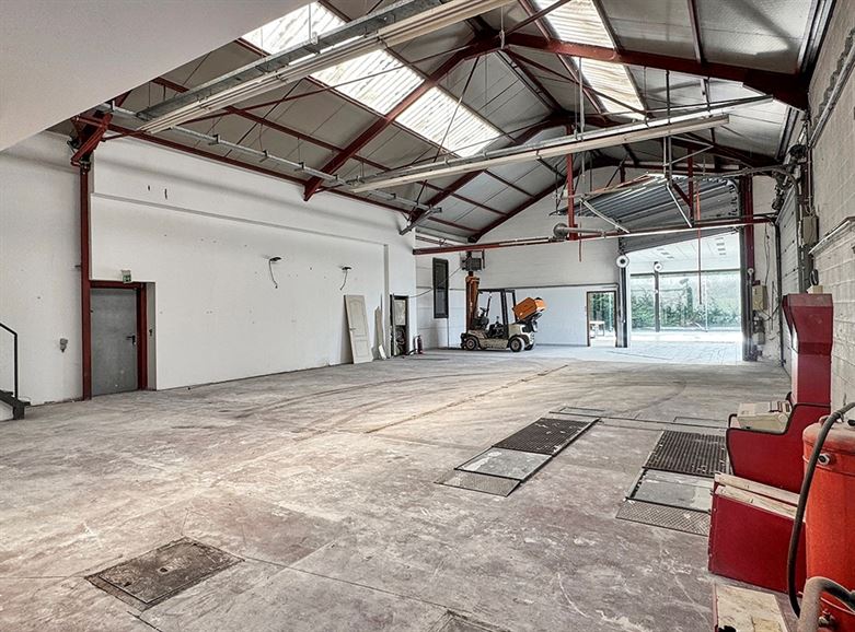 OPPORTUNITÉ ! Excellente visibilité - Espaces modulables