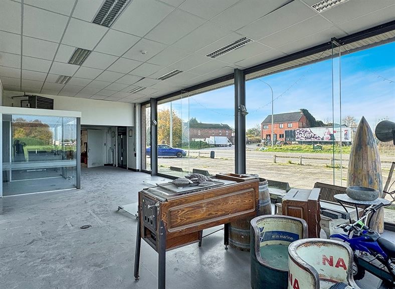 OPPORTUNITÉ ! Excellente visibilité - Espaces modulables