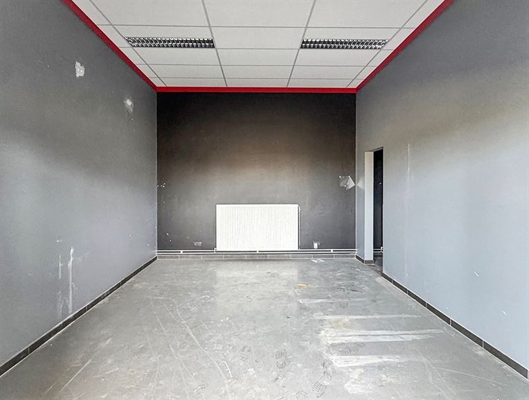 OPPORTUNITÉ ! Excellente visibilité - Espaces modulables