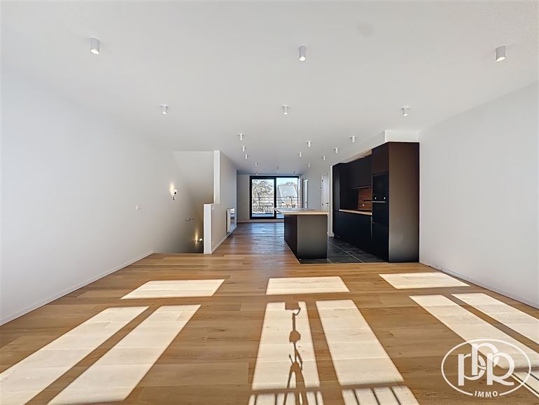 100 % rénové, terrasse 17m², droits enregistrement à 3% sous conditions