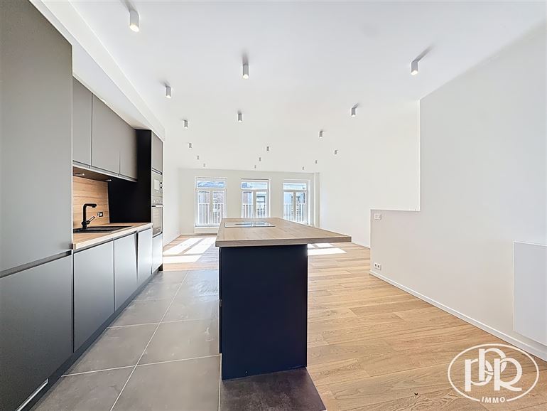 100 % rénové, terrasse 17m², droits enregistrement à 3% sous conditions