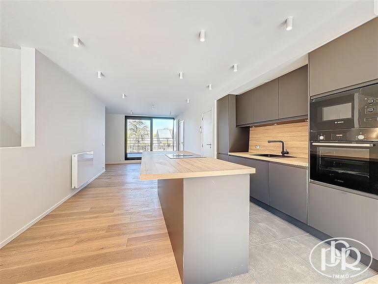 100 % rénové, terrasse 17m², droits enregistrement à 3% sous conditions