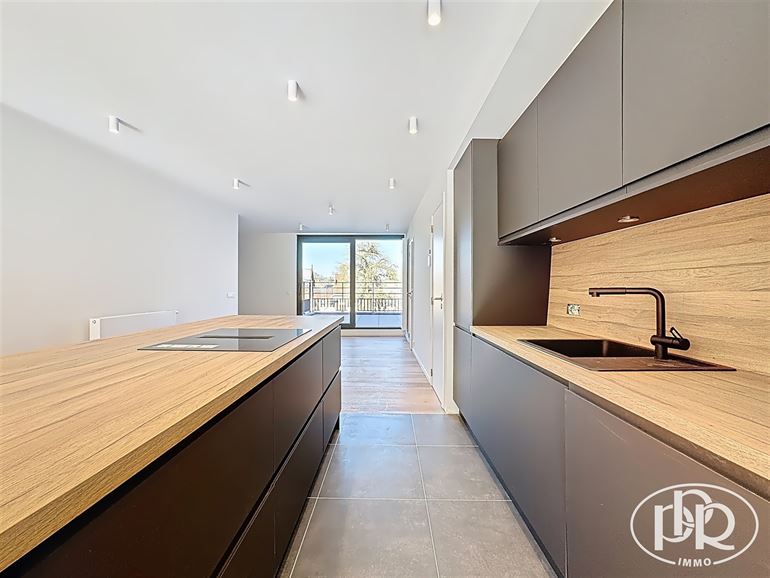 100 % rénové, terrasse 17m², droits enregistrement à 3% sous conditions