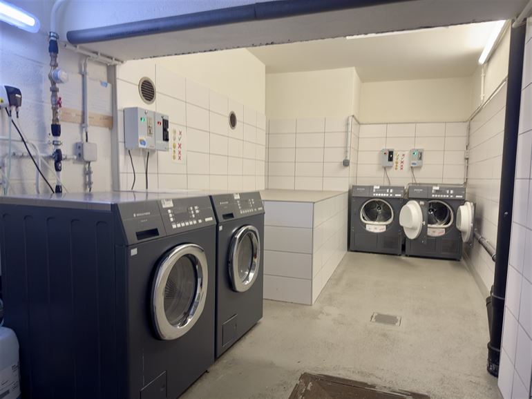 *** LOUÉ *** A 30 mètres de l'IHECS et du Manneken-Pis