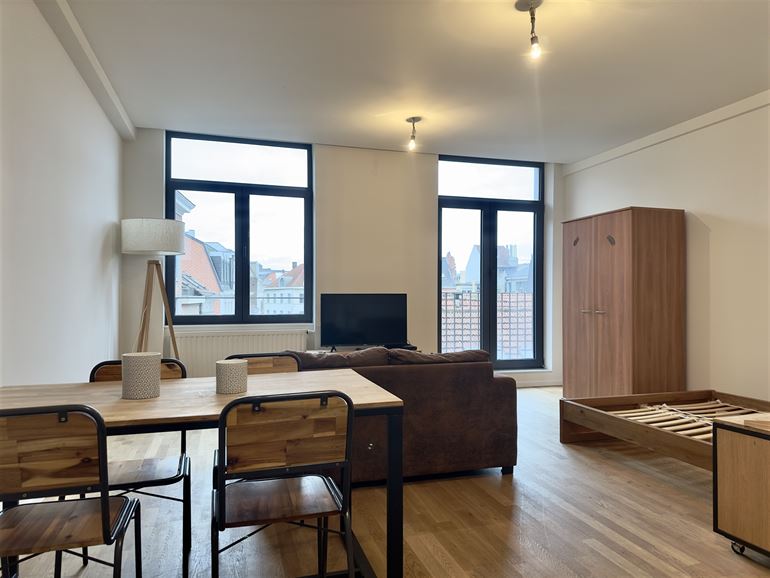 *** LOUÉ *** A 30 mètres de l'IHECS et du Manneken-Pis