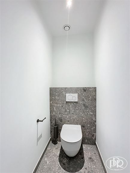 100 % rénové, terrasse 17m², droits enregistrement à 3% sous conditions