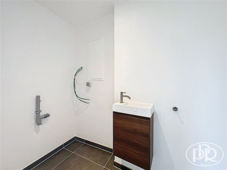 100 % rénové, terrasse 17m², droits enregistrement à 3% sous conditions