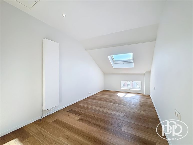 100 % rénové, terrasse 17m², droits enregistrement à 3% sous conditions