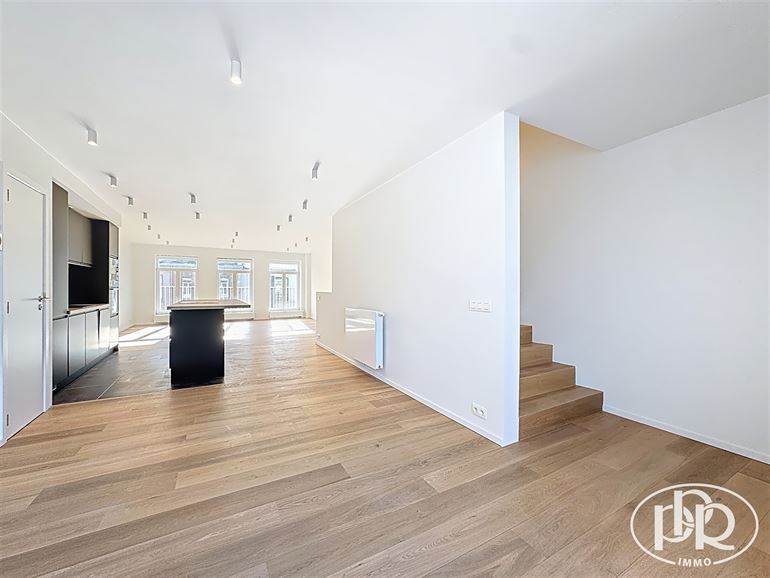 100 % rénové, terrasse 17m², droits enregistrement à 3% sous conditions