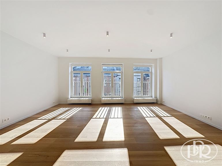 100 % rénové, terrasse 17m², droits enregistrement à 3% sous conditions