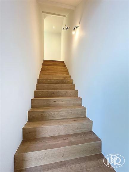 100 % rénové, terrasse 17m², droits enregistrement à 3% sous conditions