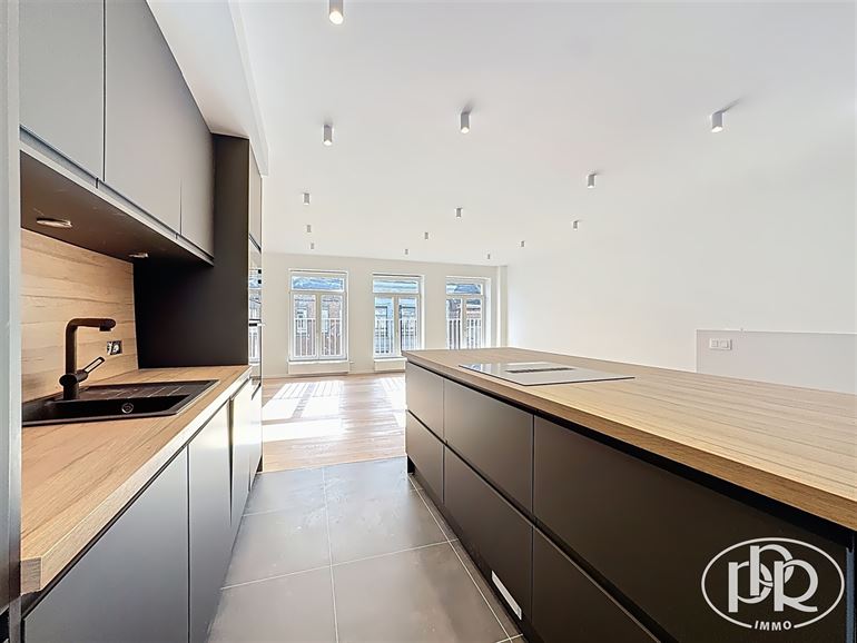 100 % rénové, terrasse 17m², droits enregistrement à 3% sous conditions