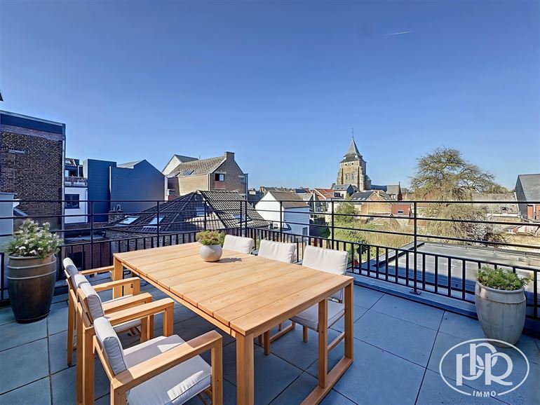 100 % rénové, terrasse 17m², droits enregistrement à 3% sous conditions