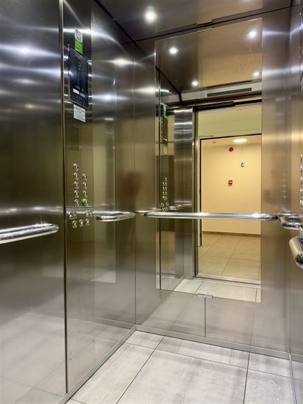 *** LOUÉ *** A 30 mètres de l'IHECS et du Manneken-Pis