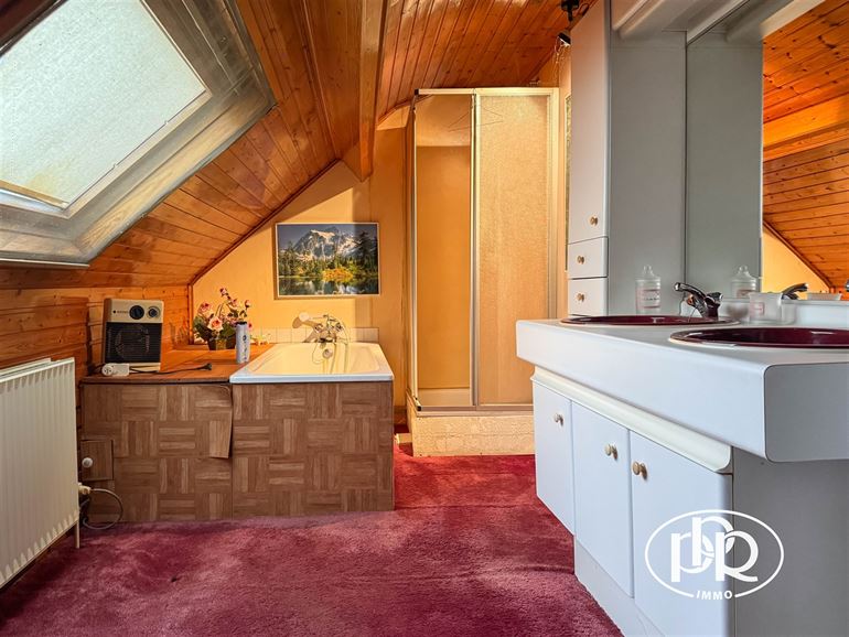 Campagne, rue calme, possibilité aménager appartement