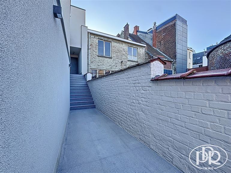 100 % rénové, terrasse 17m², droits enregistrement à 3% sous conditions