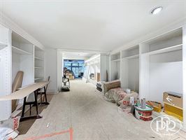 Centre-ville, rue commerçante principale, double accès - WAVRE Centre-ville, rue commerçante principale, double accès - WAVRE