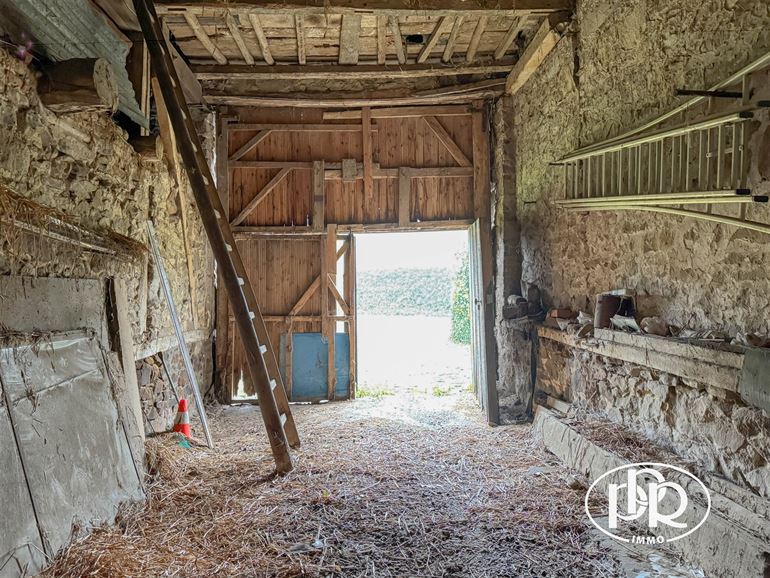 Campagne, rue calme, possibilité aménager appartement