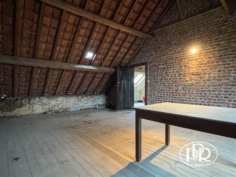 Campagne, rue calme, possibilité aménager appartement