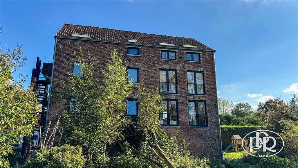 Cadre verdoyant et calme, 1 parking