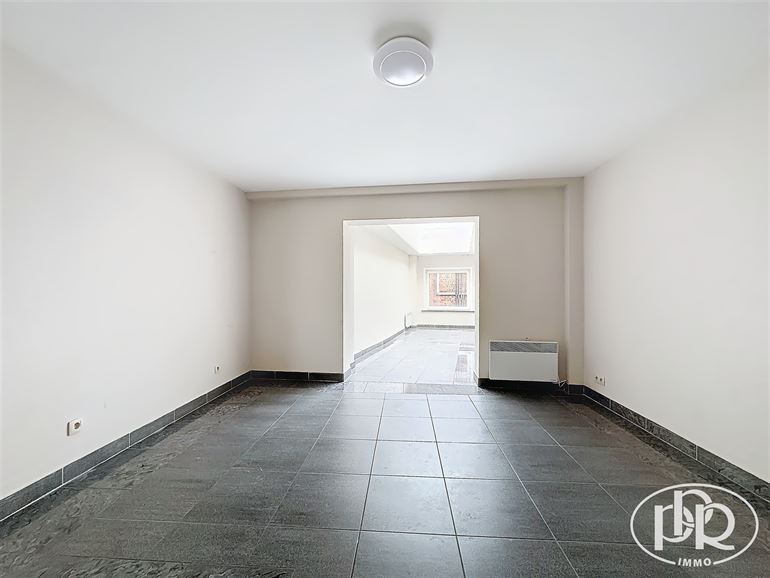 1er étage centre ville, parking face à l'immeuble