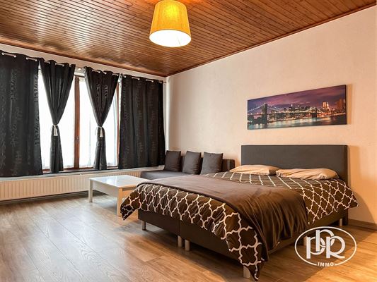 Bierges - Immeuble mixte – commerce libre + maison d’hôtes 3 ch