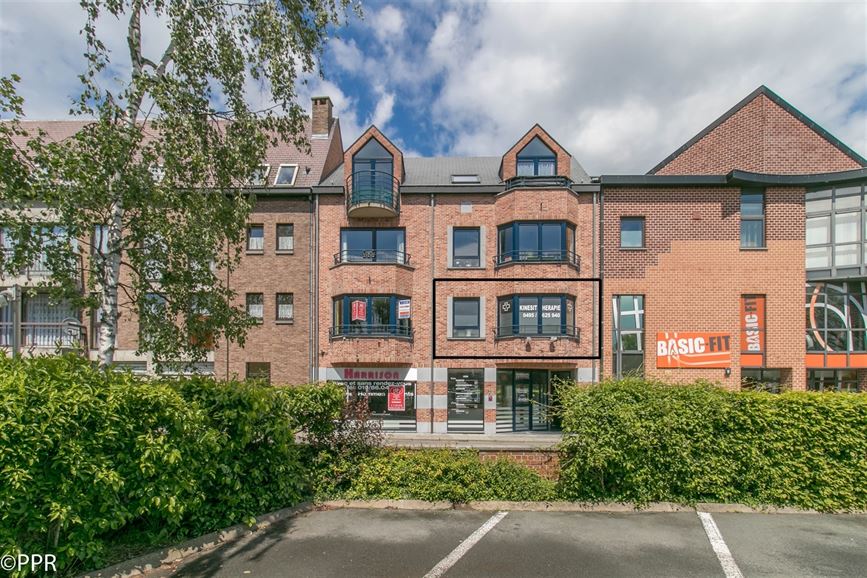 1er étage centre ville, parking face à l'immeuble