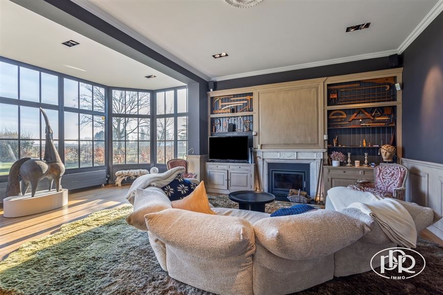 Charme et authenticité avec vue sur champs