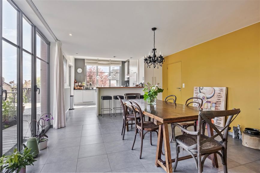 Rue résidentielle calme avec vue, double garage