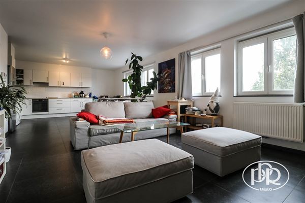 *** SIGNATURE DE BAIL EN COURS*** APPARTEMENT 2 chambres ± 110 m² - Séjour ± 48 m² avec Cuisine ouverte - Sdb - Buanderie - 1 empl. parking extérieur