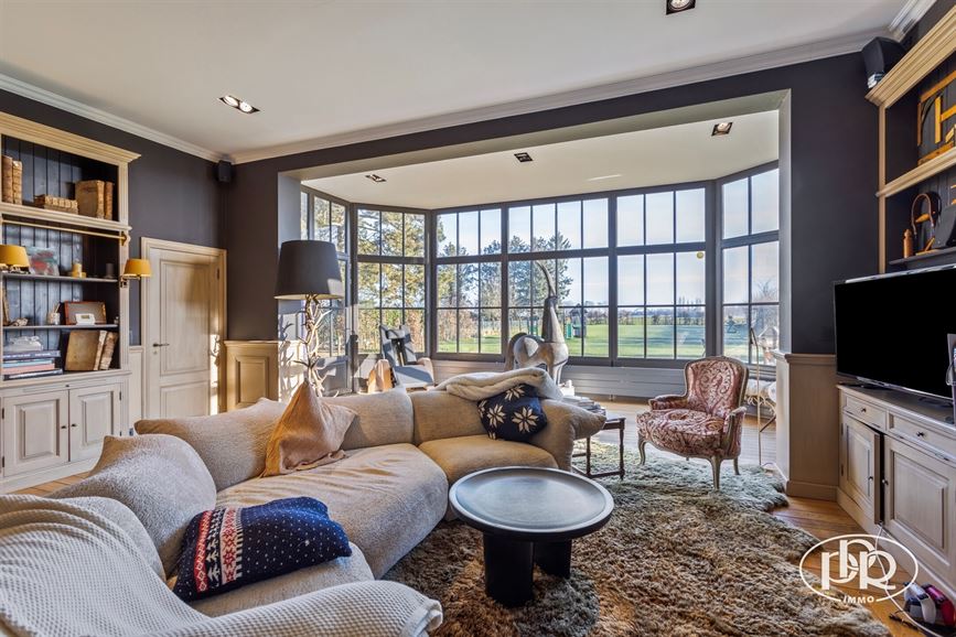 Charme et authenticité avec vue sur champs