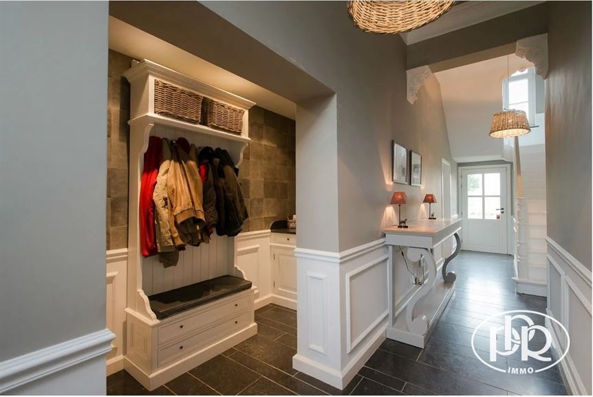 Charme et authenticité avec vue sur champs