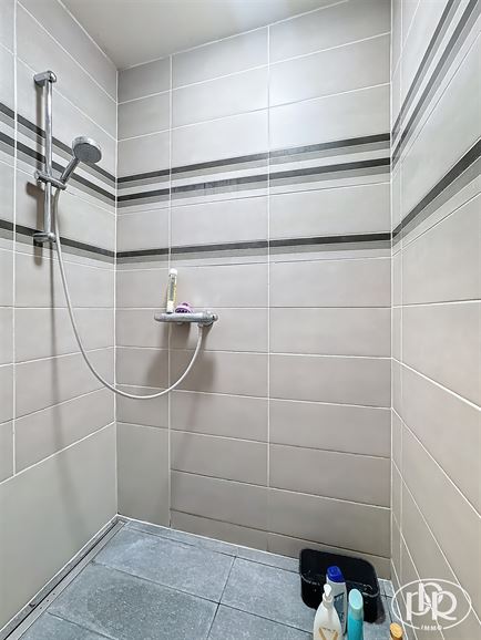 *** SIGNATURE DE BAIL EN COURS*** Parking privatif inclus, moderne et spacieux en centre-ville